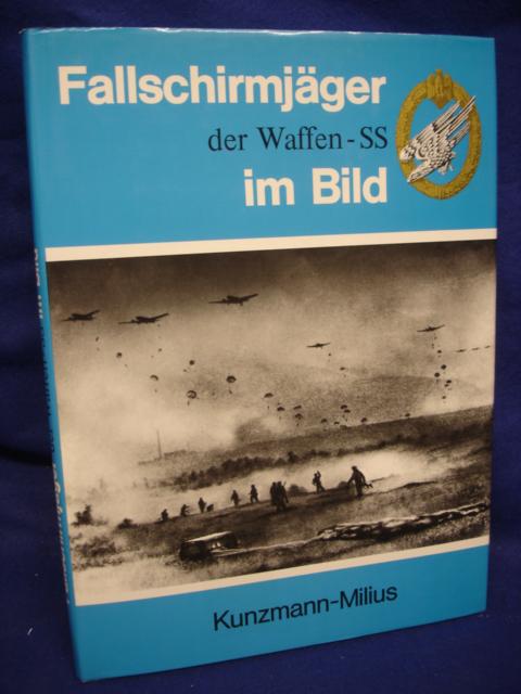 Fallschirmjäger der Waffen-SS im Bild. 