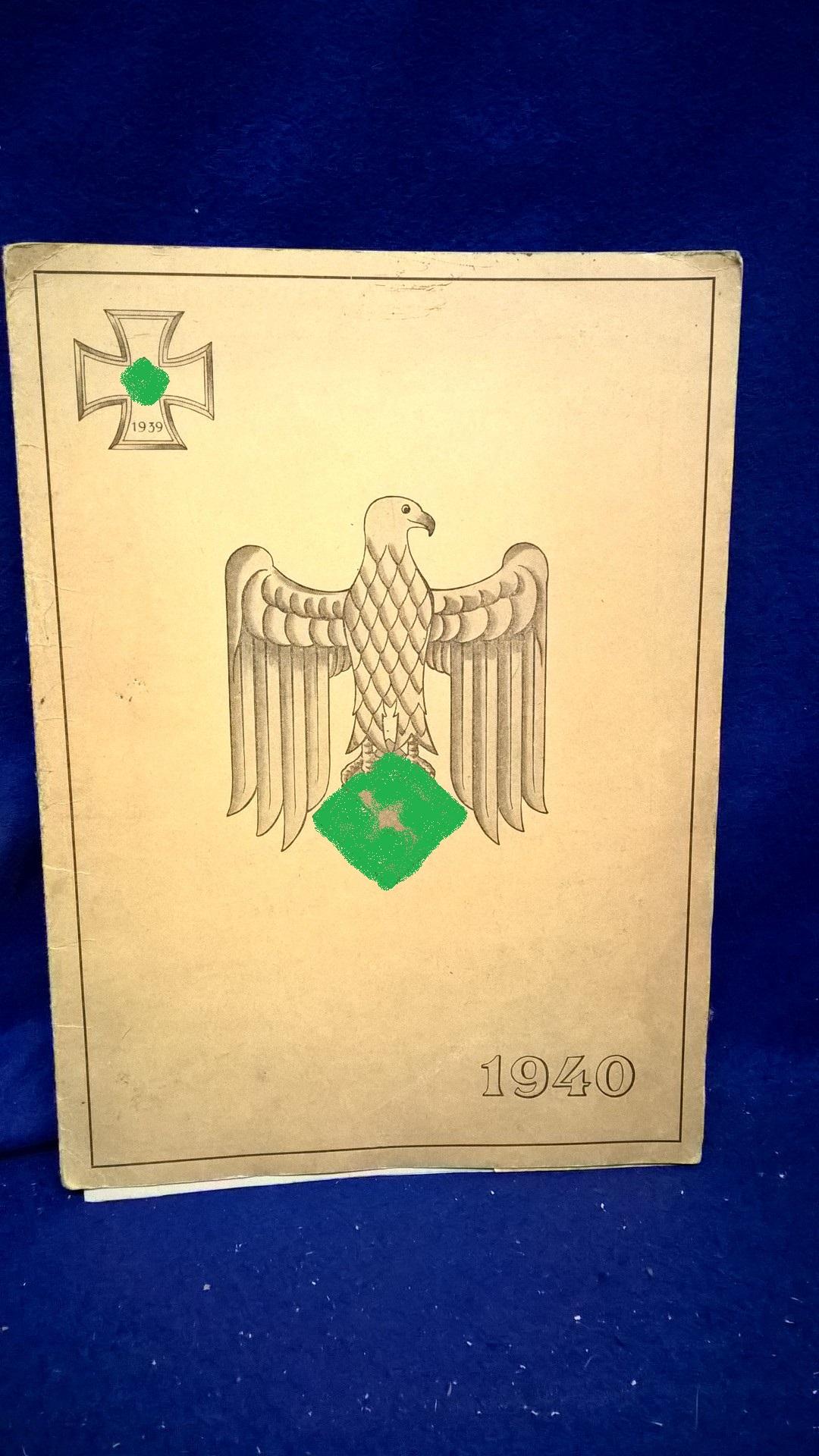 Schmuckvolle Kartenmappe über den Vormarsch der 12.Infanterie-Division im Westfeldzug 1940 mit insgesamt 7 Karten. Anläßlich zum Heldengedenktage 1941 zur Erinnerung an den Westfeldzug gefertigt und signiert (nur gedruckt!) vom damaligen Kommandeur der 12