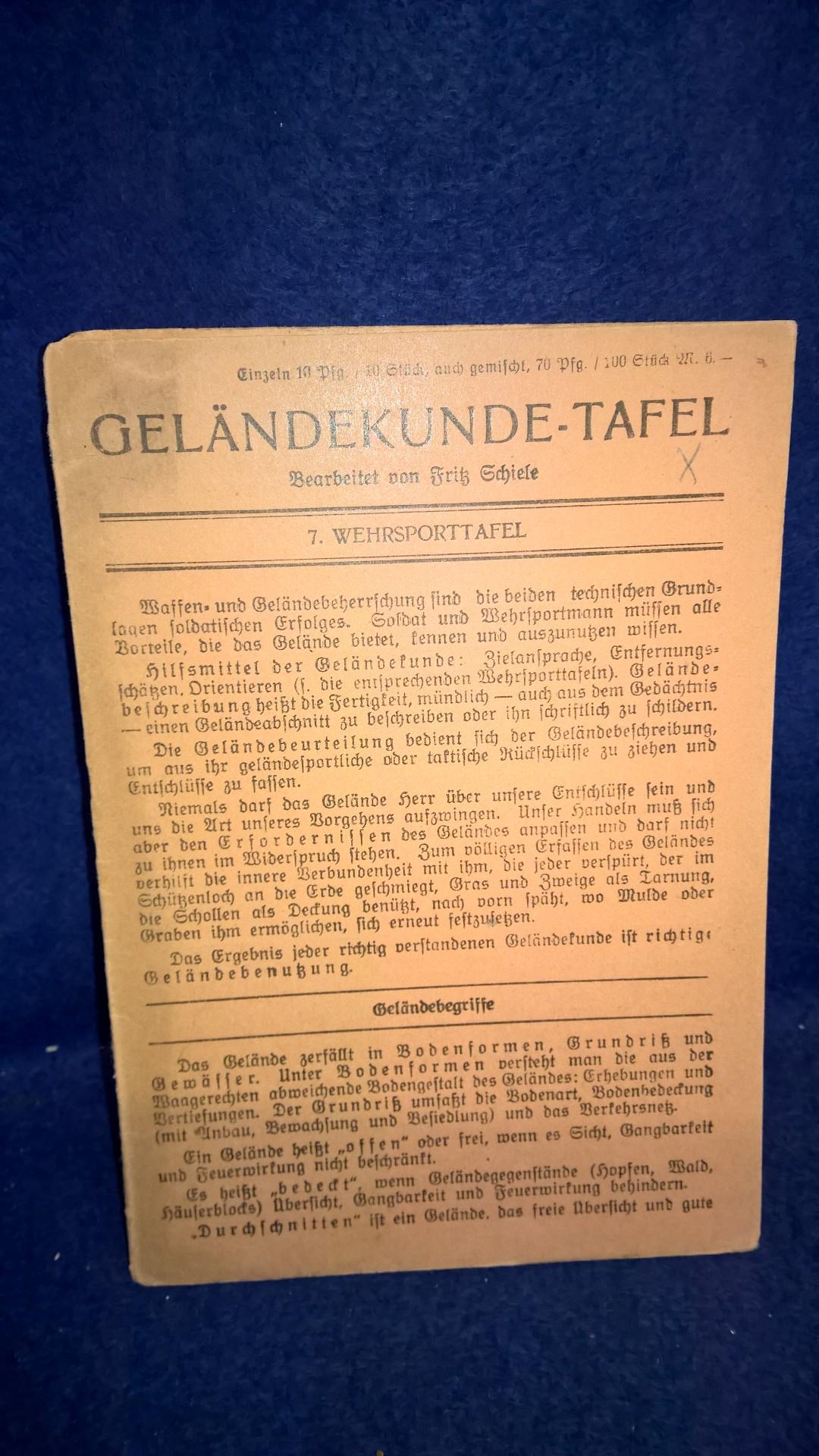 Geländekunde-Tafel.